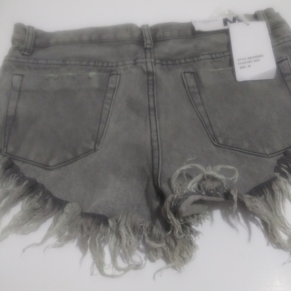 Shorts - Picture 2 of 4